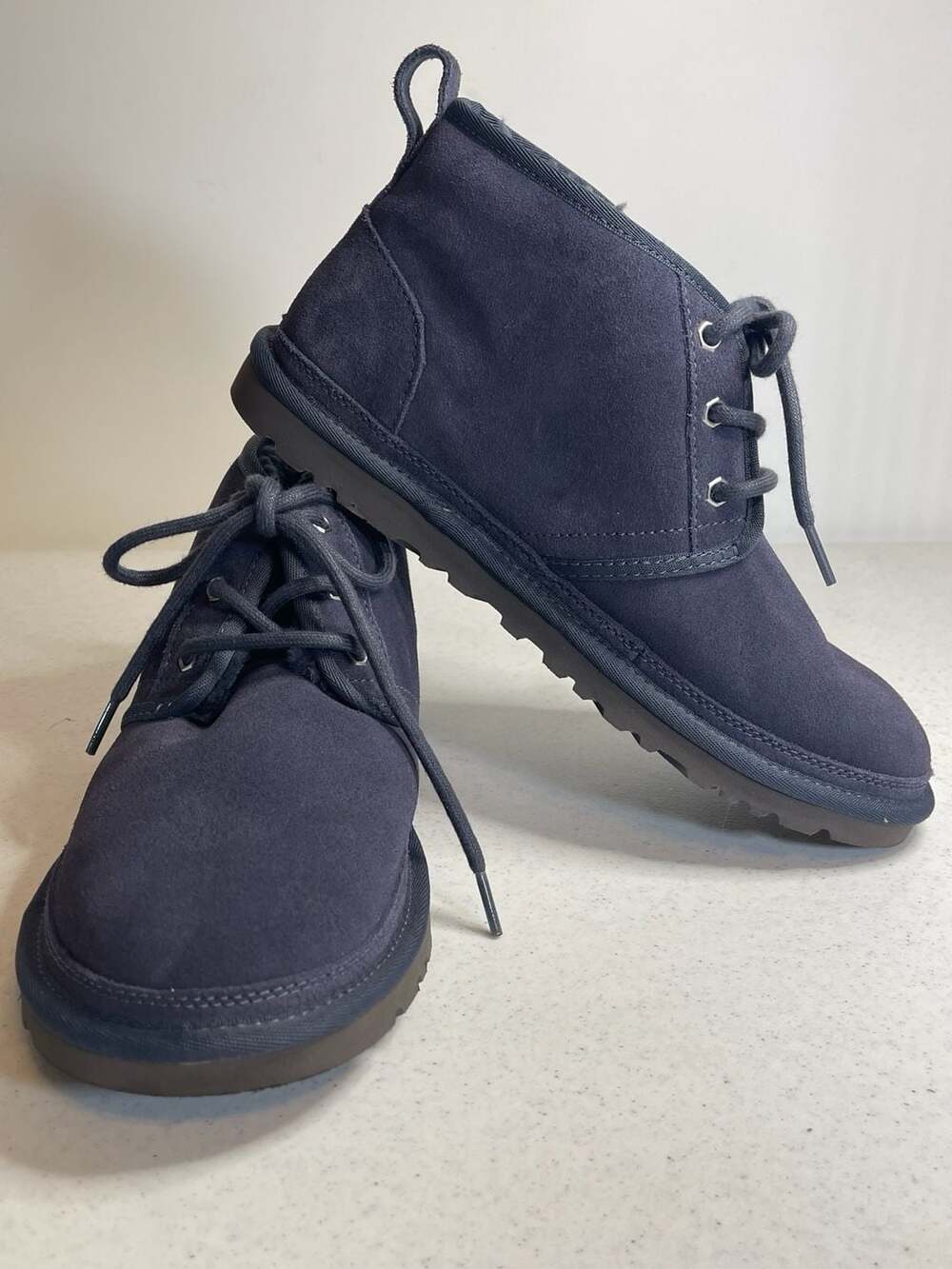 UGG Neumel Navy Suede Sheepskin Lined Chukka Boots Size 9